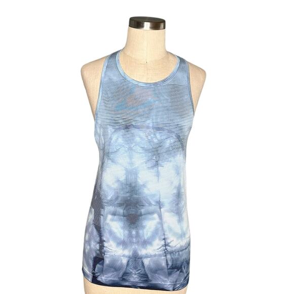 LULULEMON Blue Shibori Tie Dye Racer Back Swiftly Tank Top Women's Size 8 Gym - Picture 1 of 7
